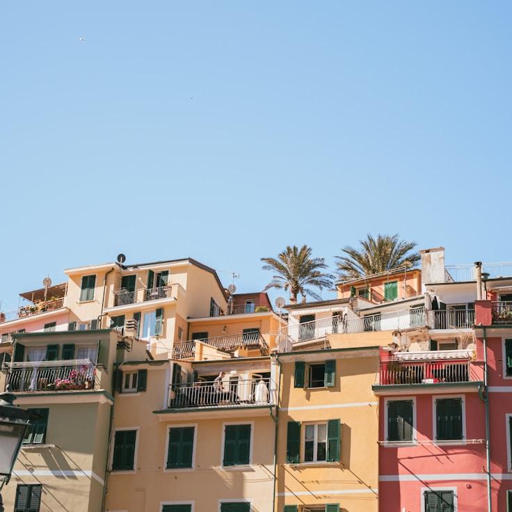 Outdoor terrace seating suitable for families in Annecy